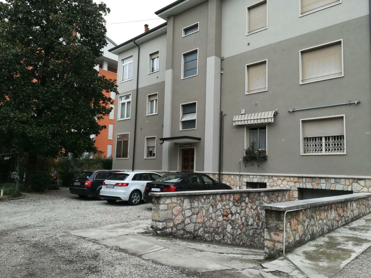 Luna Apartment Верона Екстериор снимка